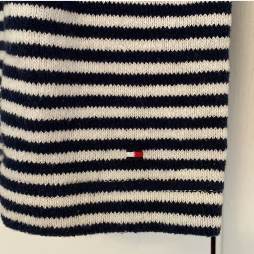 Tommy Hilfiger Pullover Sweater - Picture 2 of 5